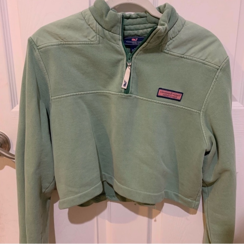 Vineyard vines cropped sweatshirt